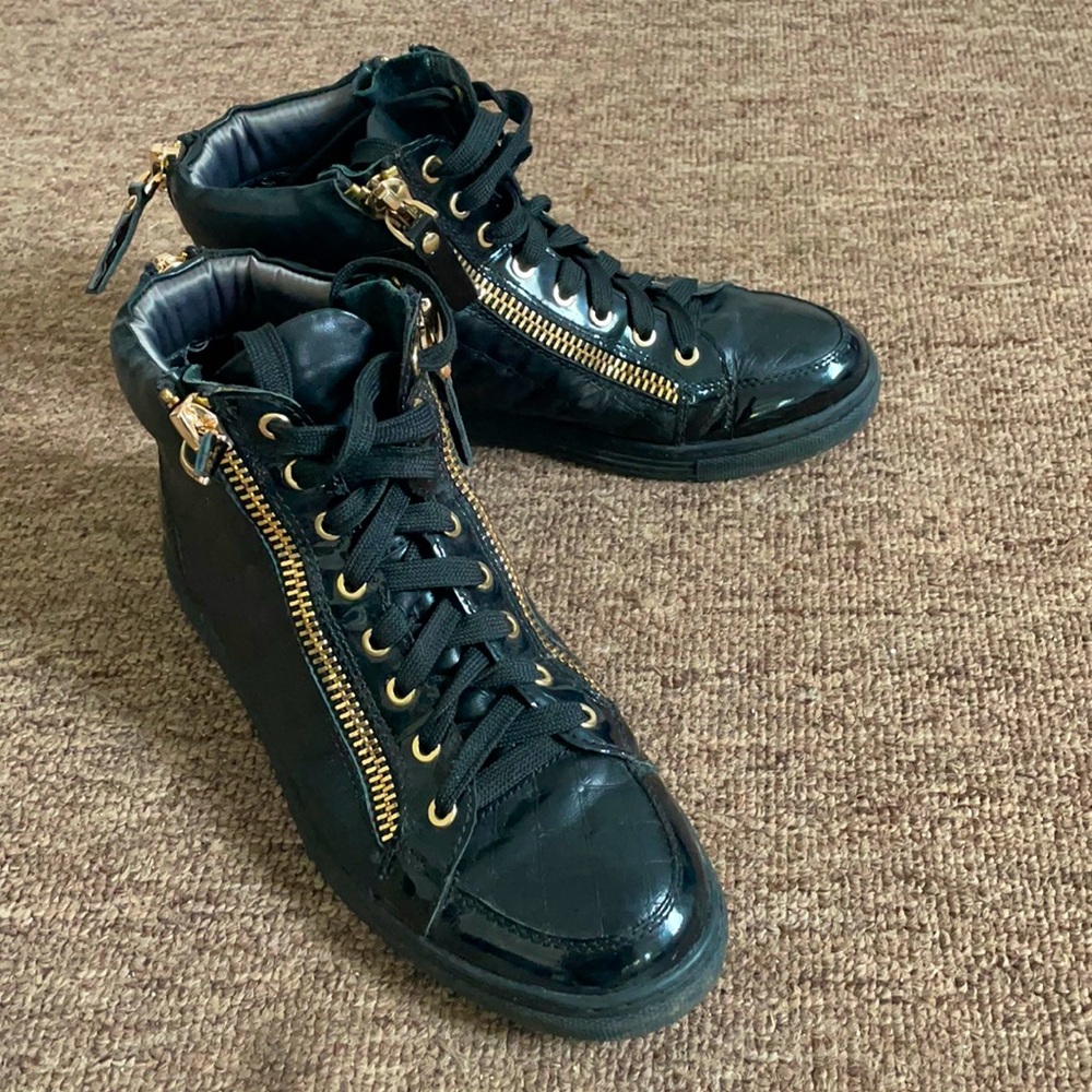 Leather Sneakers.